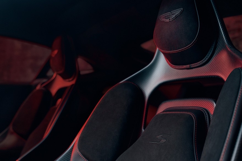 Aston Martin представил более мощный и быстрый суперкар Vantage S