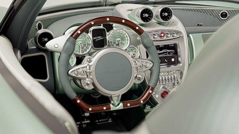 Pagani Huayra Codalunga Speedster: длинный хвост, съёмная крыша и 7-ступенчатая МКП